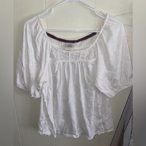 Knox Rose white shirt 🌹